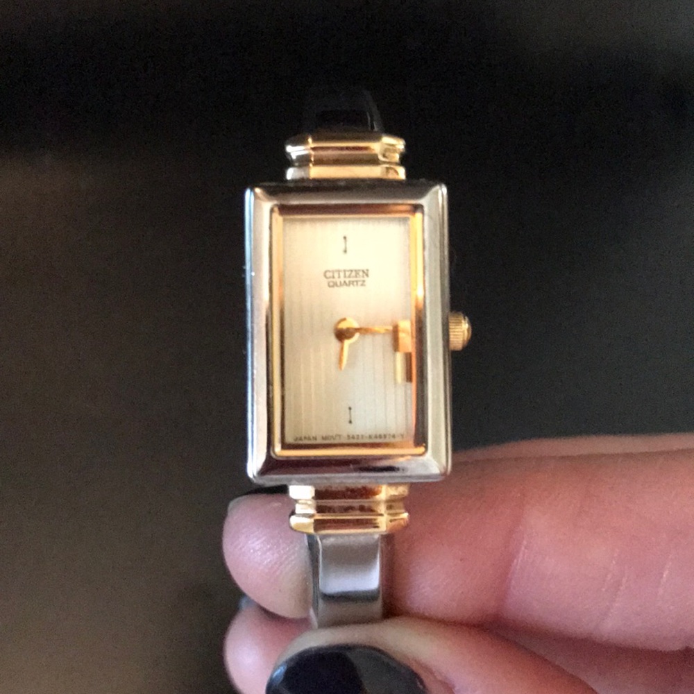 Citizen Quartz bracelet watch. Needs new battery.